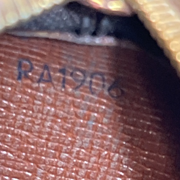 Louis Vuitton bag - Picture 10 of 11